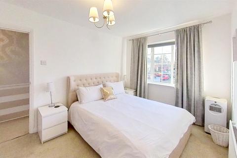 3 bedroom terraced house for sale, Barbican Road, Greenford UB6