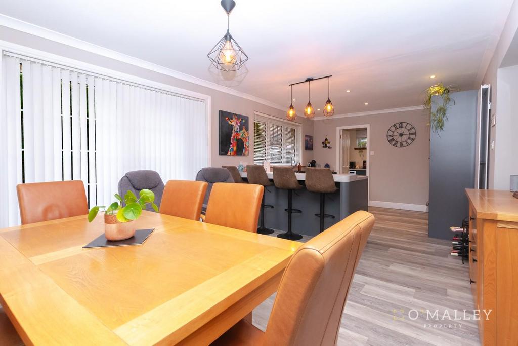 Dining/Kitchen