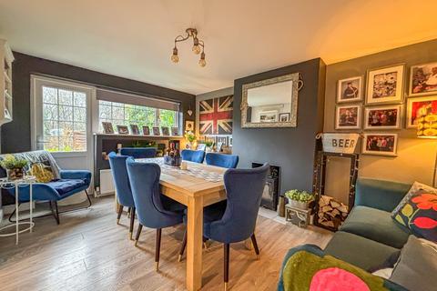 4 bedroom detached house for sale, Canadia Road, Battle, TN33