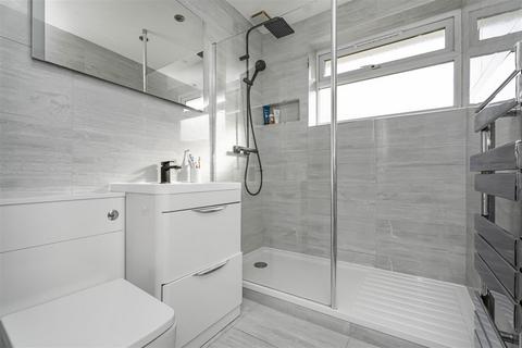 2 bedroom flat for sale, Barton Meadows, Ilford
