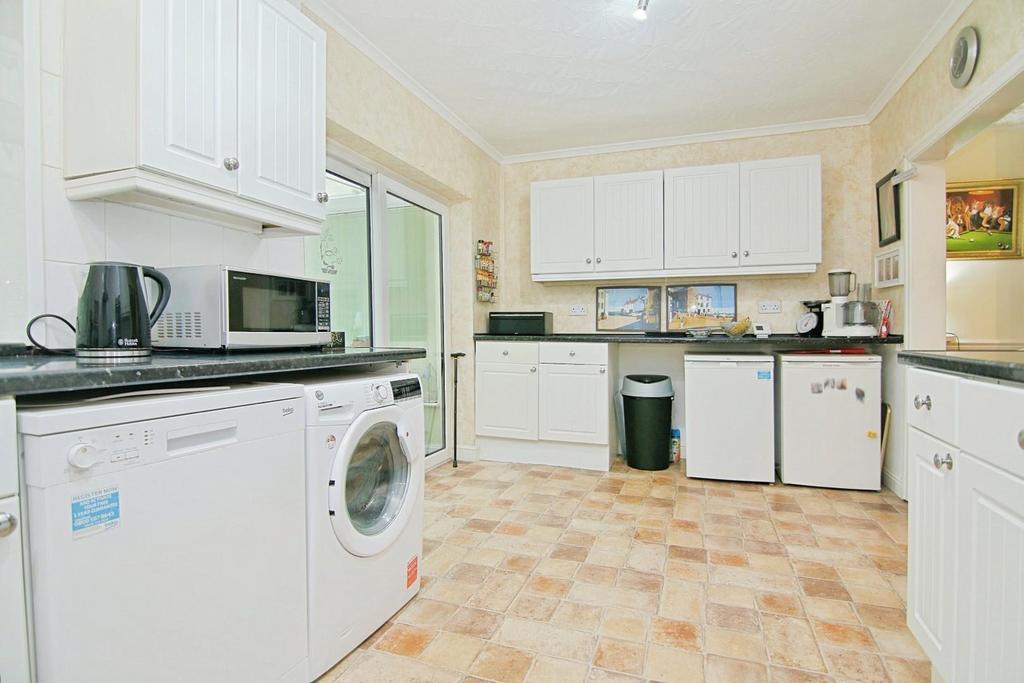 Dining kitchen