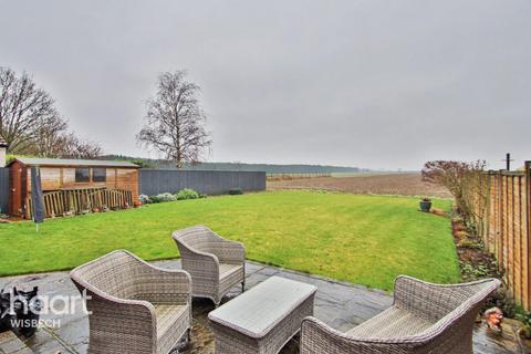 5 bedroom detached bungalow for sale, Back Road, Friday Bridge