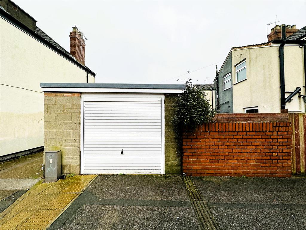 Garage.