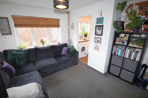 2 bedroom flat for sale, Marigold Avenue, Clacton on Sea, CO16