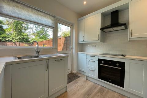 3 bedroom house to rent, Aldbourne Road, Slough SL1