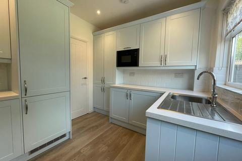 3 bedroom house to rent, Aldbourne Road, Slough SL1