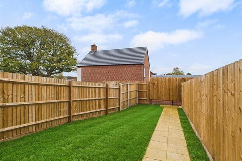 2 bedroom terraced house for sale, Redcliffe Close, Kinver
