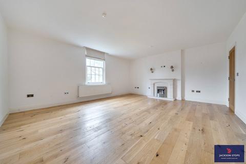 undefined, Ampthill Road, Silsoe, Bedford, Bedfordshire, MK45