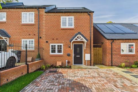 2 bedroom end of terrace house for sale, Redcliff Close, Kinver