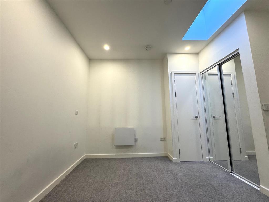 Bedroom pic 3.jpg