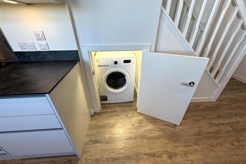 1 bedroom apartment to rent, 4-16 London Road, Staines-Upon-Thames TW18