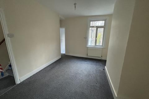 3 bedroom house to rent, Lester Road, Chatham, ME4