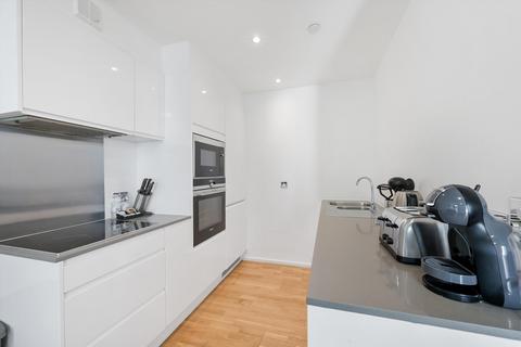 2 bedroom flat to rent, Clover Court, London, E14.