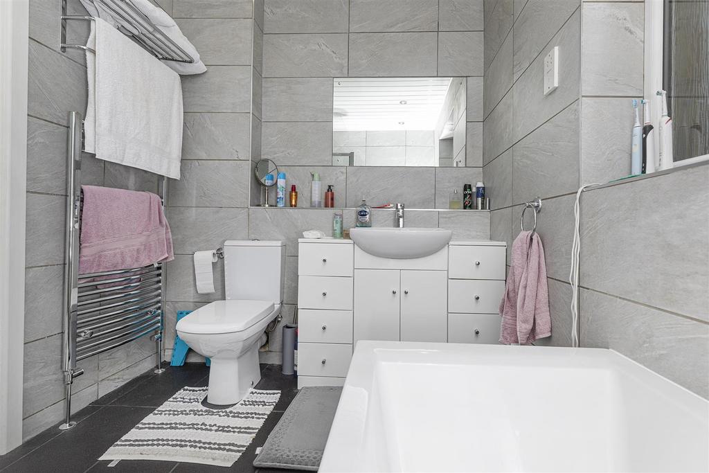 En Suite Bathroom