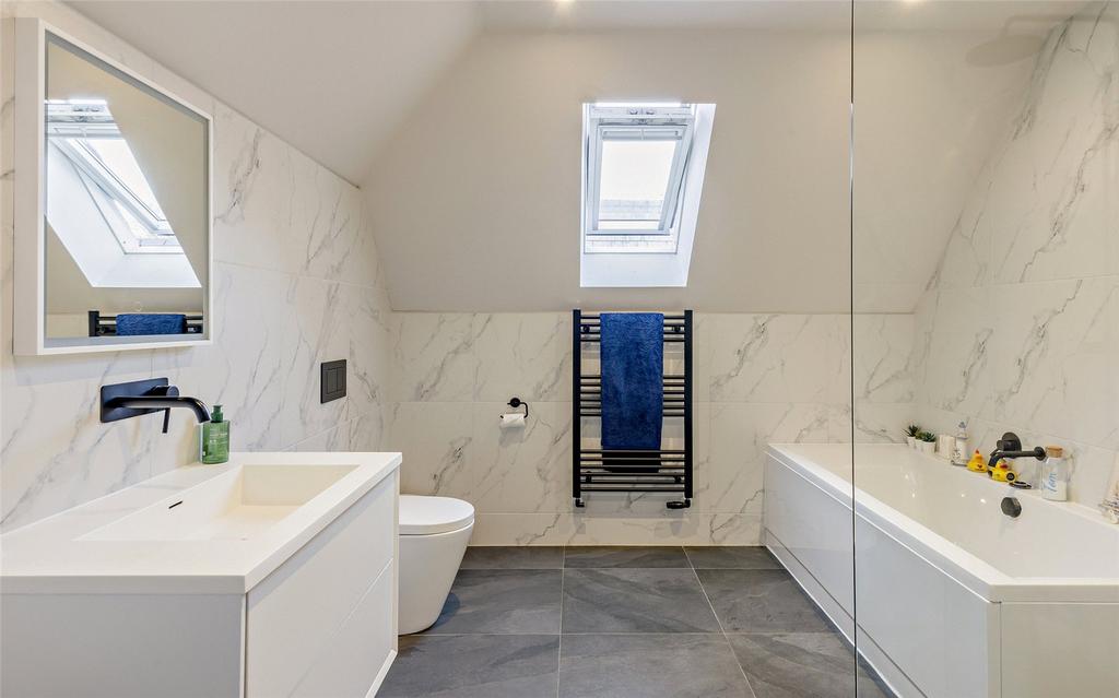 2nd Floor Bathroom