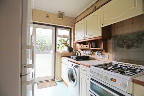 3 bedroom terraced house for sale, High Road, Chadwell Heath, RM6