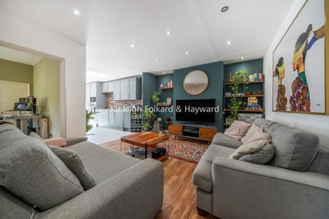 undefined, Perth Close, London, SW20