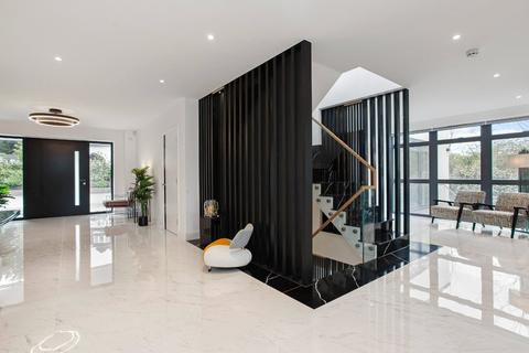 5 bedroom detached house for sale, London Road, Rickmansworth, Hertfordshire, WD3