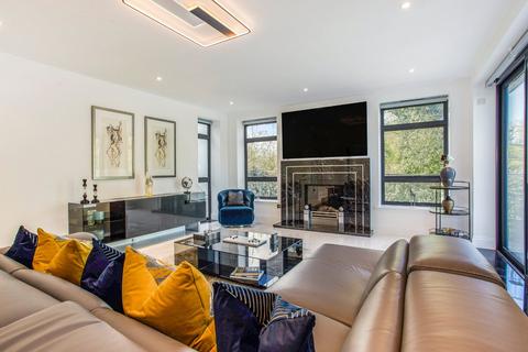 5 bedroom detached house for sale, London Road, Rickmansworth, Hertfordshire, WD3