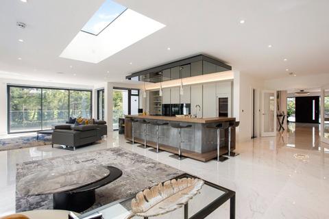 5 bedroom detached house for sale, London Road, Rickmansworth, Hertfordshire, WD3