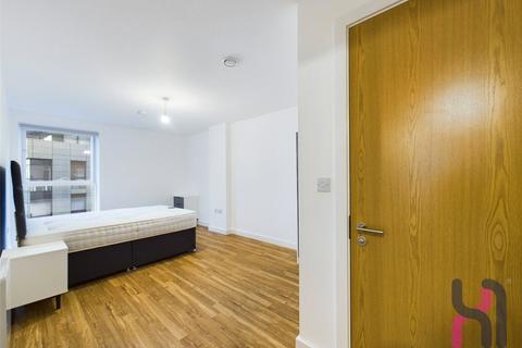 3 bedroom flat for sale, Manchester Waters, 5 Pomona Strand, Old Trafford, M16