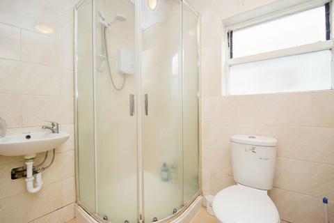 1 bedroom in a house share to rent, Clarendon Gardens, Wembley HA9