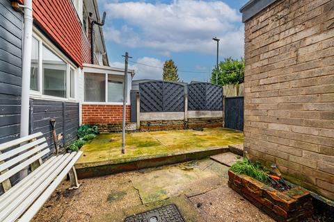 3 bedroom terraced house for sale, Woolsington Close, Nottingham, NG8