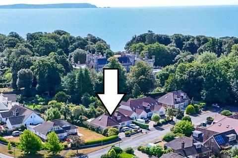 Rothesay Drive, Highcliffe, Christchurch, Dorset, BH23