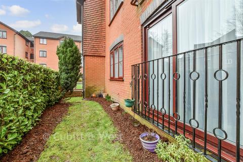 2 bedroom ground floor flat for sale, St. James House, Banstead SM7