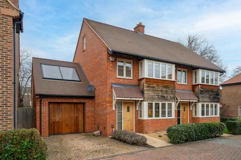 4 bedroom semi-detached house for sale, Middleton Close, Cambridge, CB4