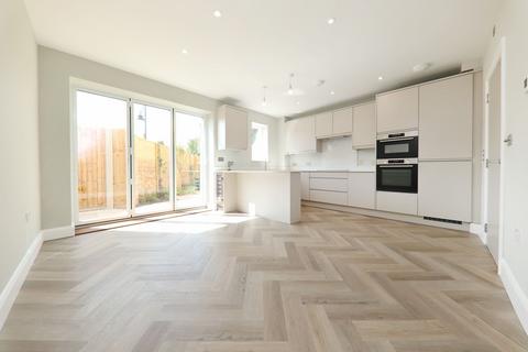 undefined, Victoria Close, Rickmansworth WD3