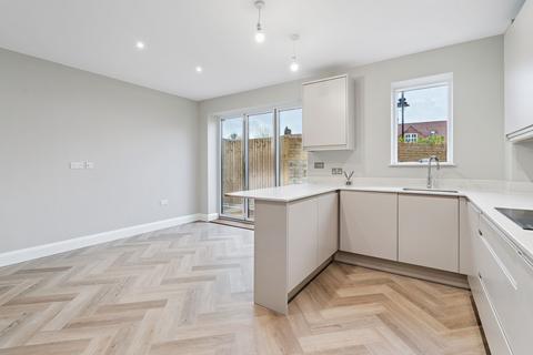 undefined, Victoria Close, Rickmansworth WD3