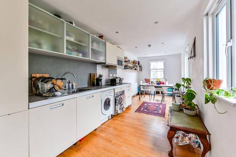 2 bedroom flat for sale, Shelburne Road, Holloway, London, N7