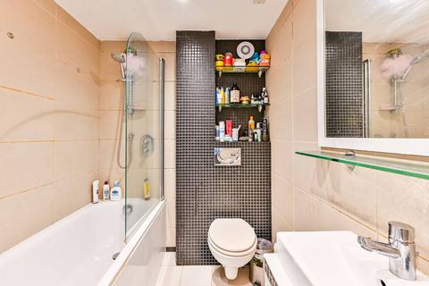 2 bedroom flat for sale, Shelburne Road, Holloway, London, N7