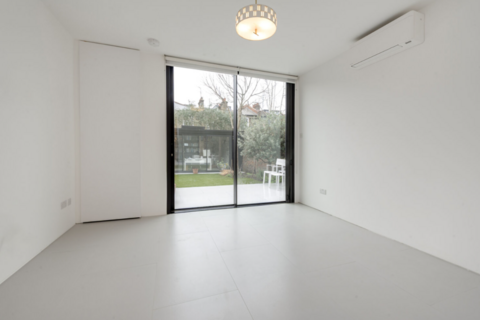 2 bedroom flat to rent, Balliol Road, London, UK, W10