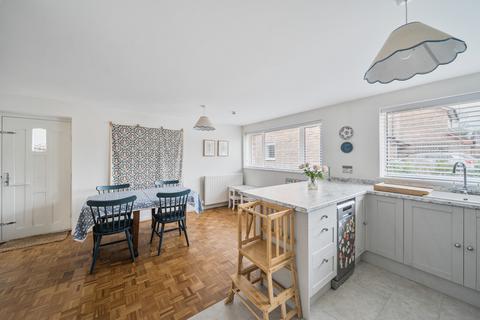 undefined, Maple Court, Reading RG8