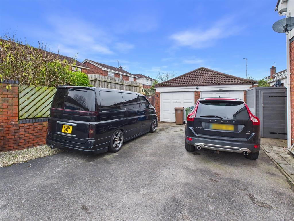 Parking &amp; Double Garage