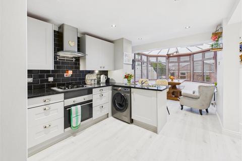 4 bedroom detached house for sale, Beverley Road, Willerby