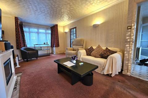 3 bedroom detached house for sale, Foxwell Drive, Hucclecote, Gloucester