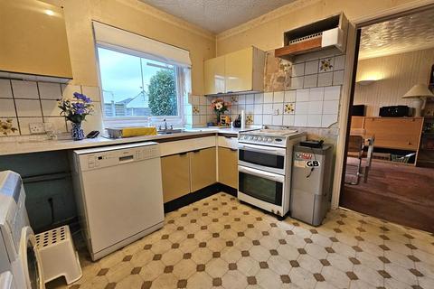 3 bedroom detached house for sale, Foxwell Drive, Hucclecote, Gloucester