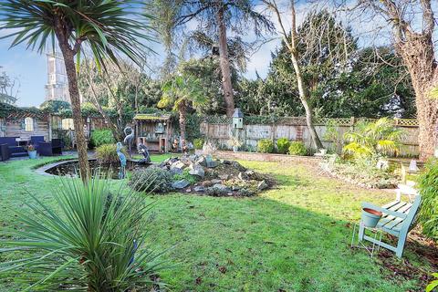 undefined, Englefield Road, Theale - Walk to the shops &  train station to London