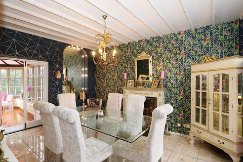 undefined, Englefield Road, Theale - Walk to the shops &  train station to London