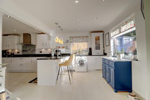 3 bedroom bungalow for sale, Foxhill Close, Buckinghamshire HP13