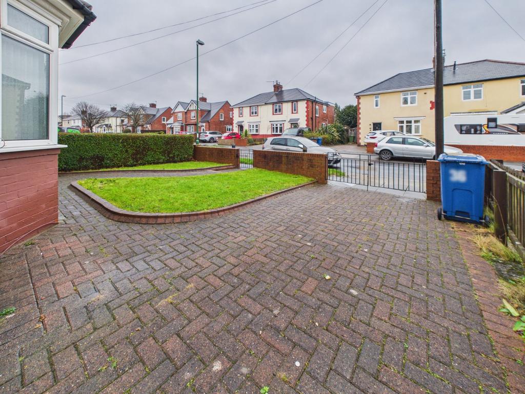 Drive/Front Garden
