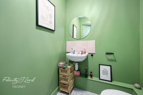 undefined, Kingsland Road, LONDON, E2