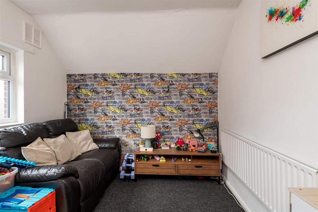 29 St Davids Crescent bedroom3.jpg
