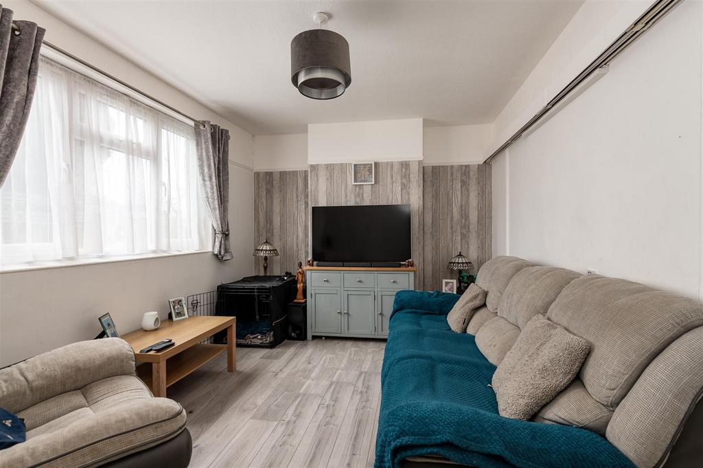 29 St Davids Crescent living room.jpg