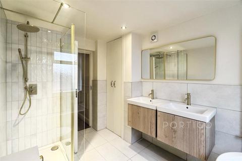 4 bedroom terraced house to rent, Wandsworth Road, SW8