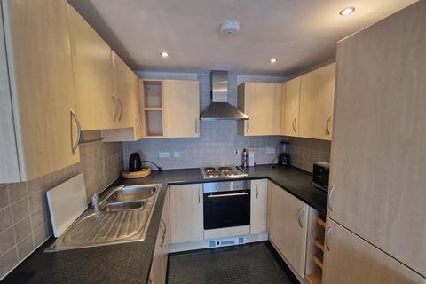 2 bedroom flat to rent, 130 AltamarKings RoadMarinaSwansea