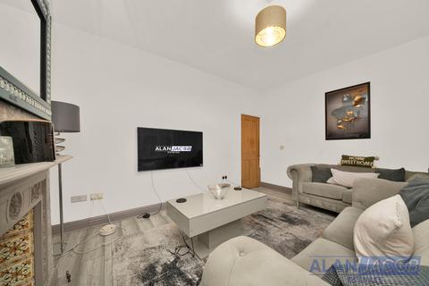 3 bedroom end of terrace house for sale, Burnham Road, Romford RM7